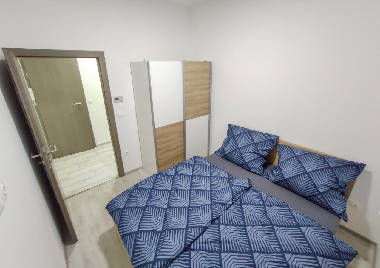 Trika Apartman Sárvár Екстериор снимка
