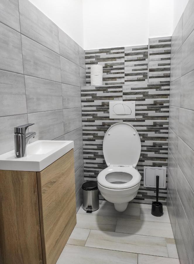 Trika Apartman Sárvár Екстериор снимка