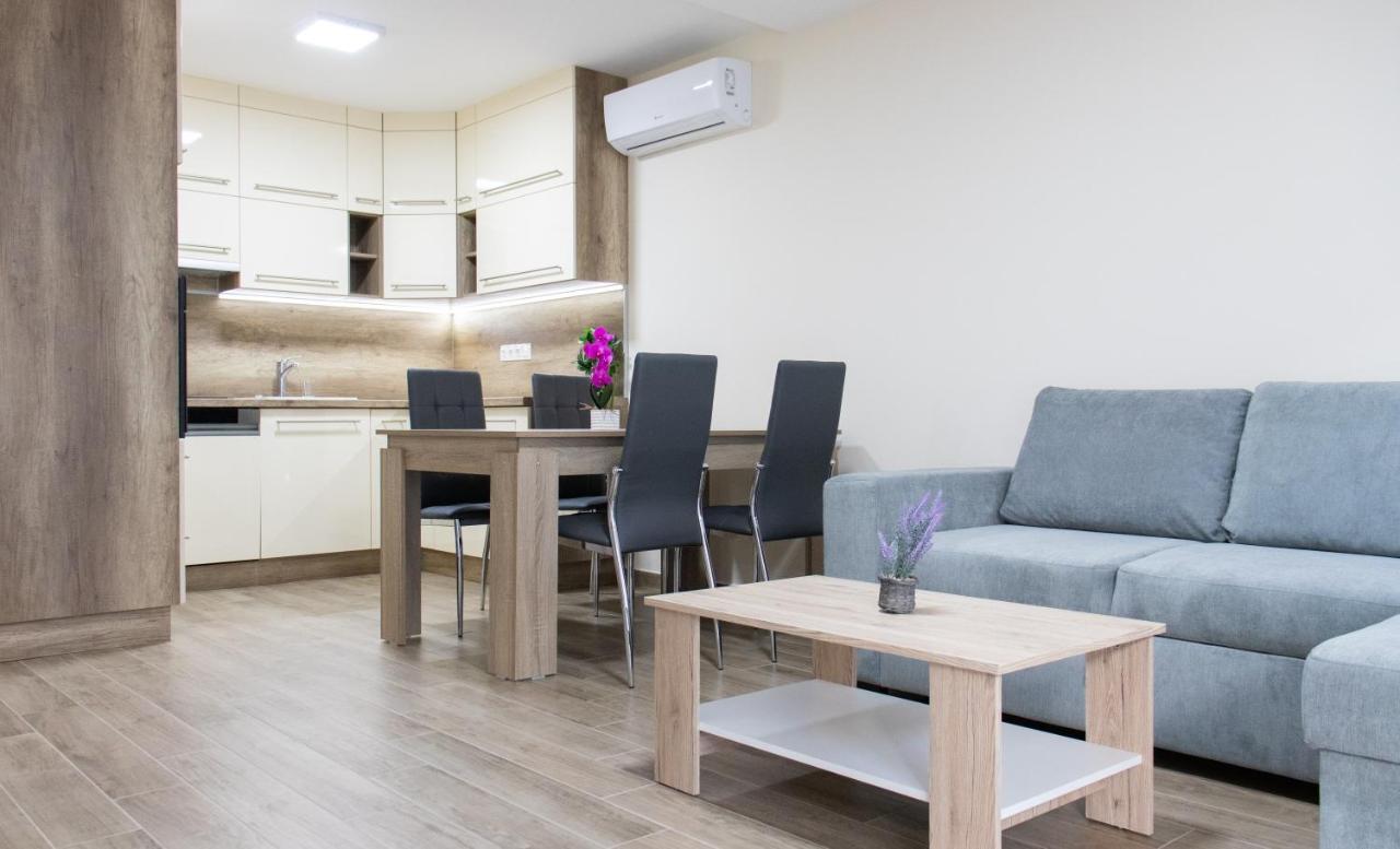 Trika Apartman Sárvár Екстериор снимка