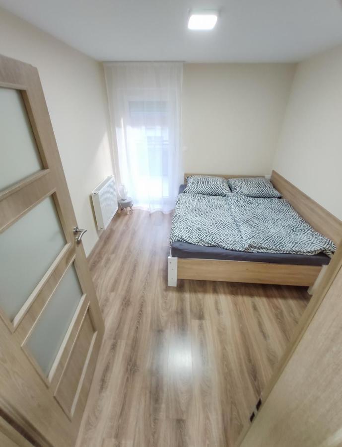 Trika Apartman Sárvár Екстериор снимка