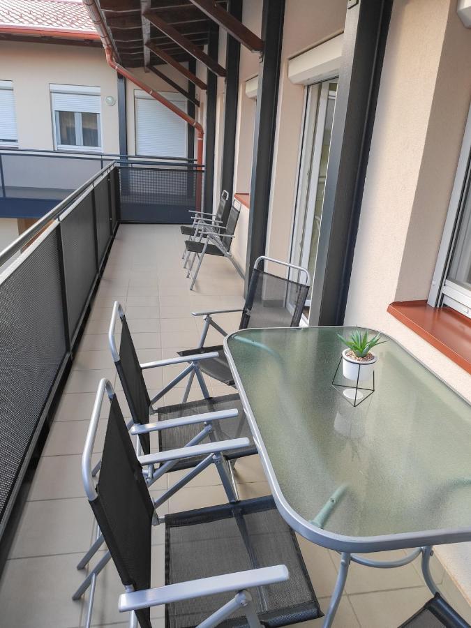 Trika Apartman Sárvár Екстериор снимка